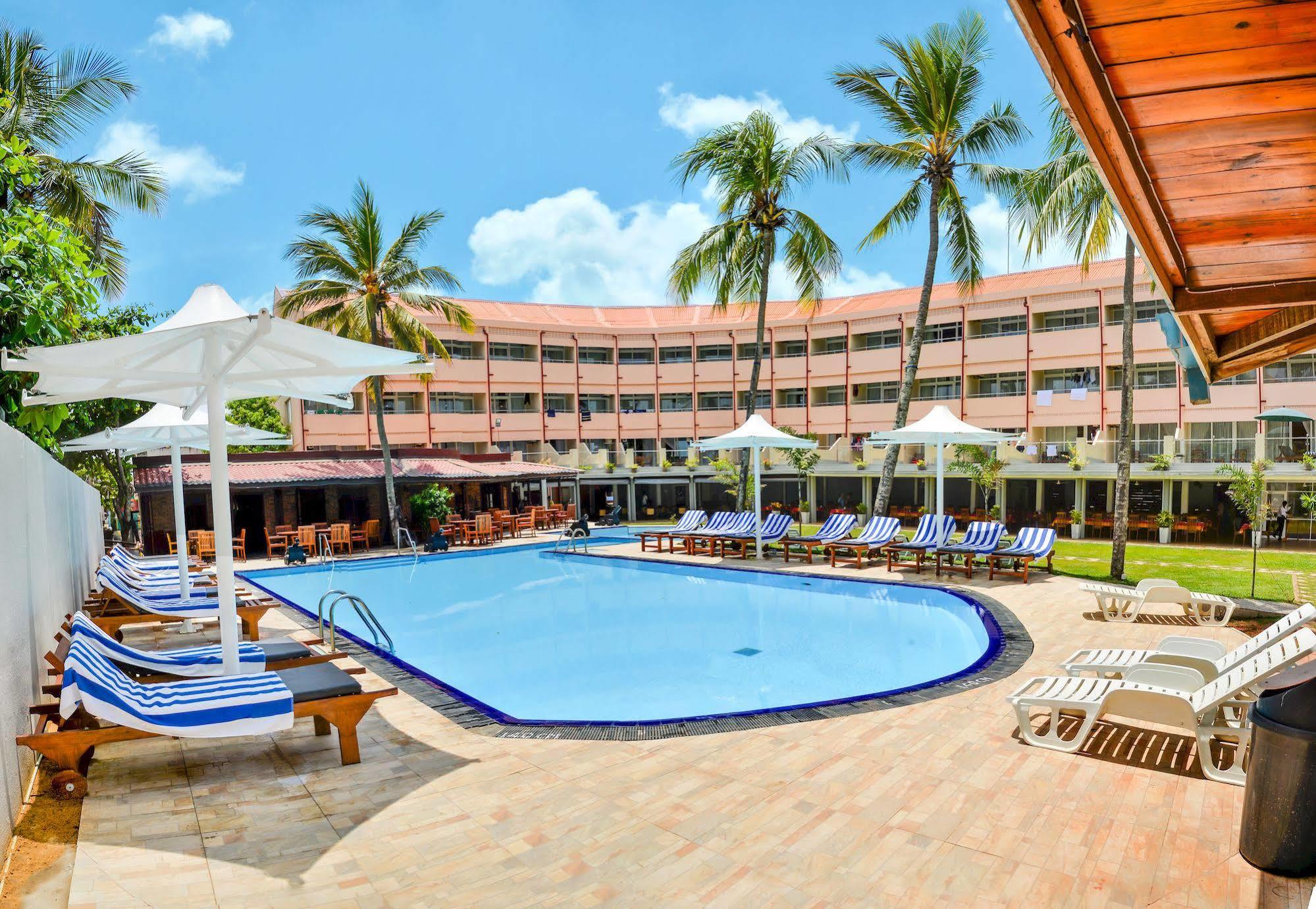 Paradise Beach Hotel Negombo Exterior photo